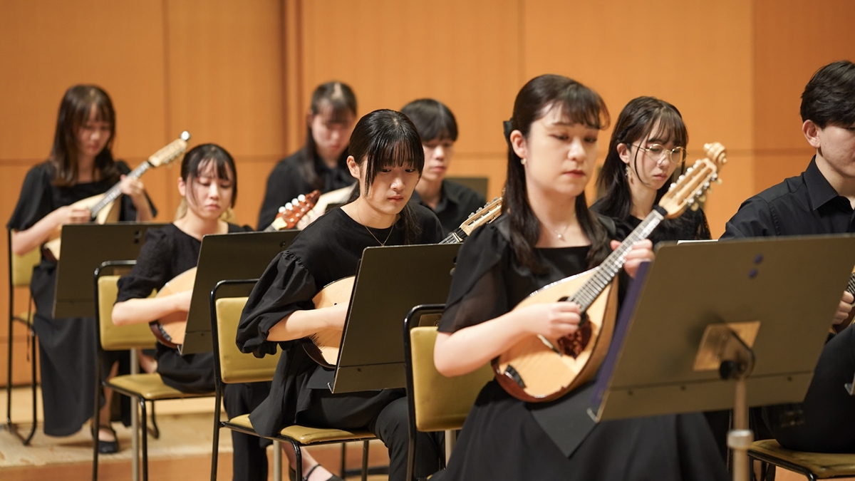 楽団の演奏風景
